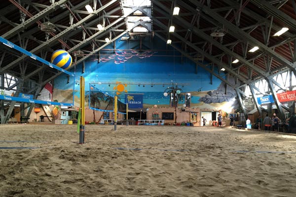 The Beach kleurt blauw